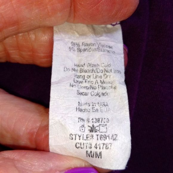 The zig Zag Stripe rayon spandex with golden accent buttons tunic top, sz M - Picture 6 of 6